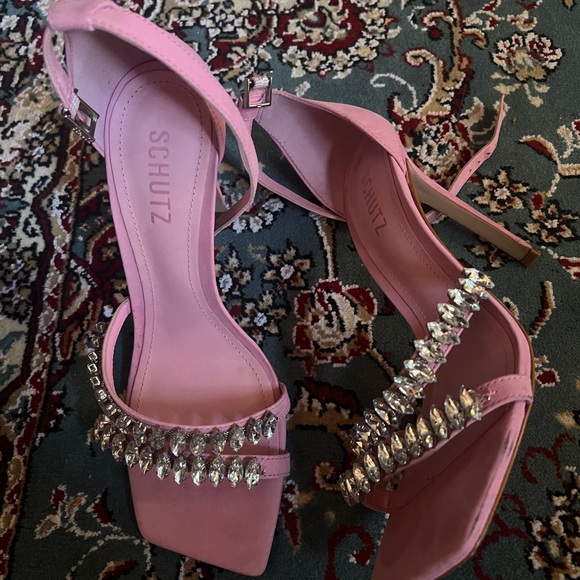 Beautifully pink heels - Picture 2 of 2